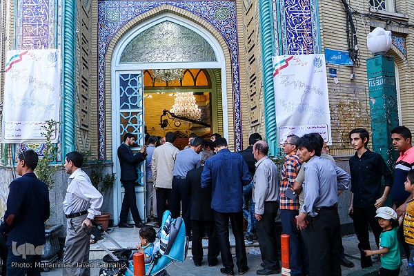 Tehran Mosque Hosts Longest Quran Recitation Session on Election Day