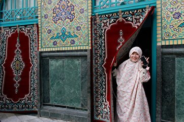 Chinese Social Media Influencers Visit Imam Reza Shrine