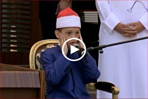 Recitación del Corán, niño egipcio