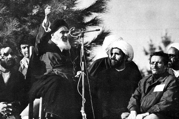 ورود حضرت امام به ایران و سخنرانی در بهشت زهرا س