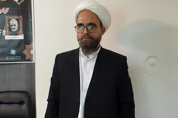 ۱۳ آبان نماد استکبار آمریکایی است