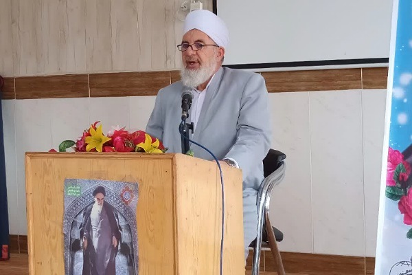 آخوند خوجملی امام جمعه اهل‌سنت نگین شهر