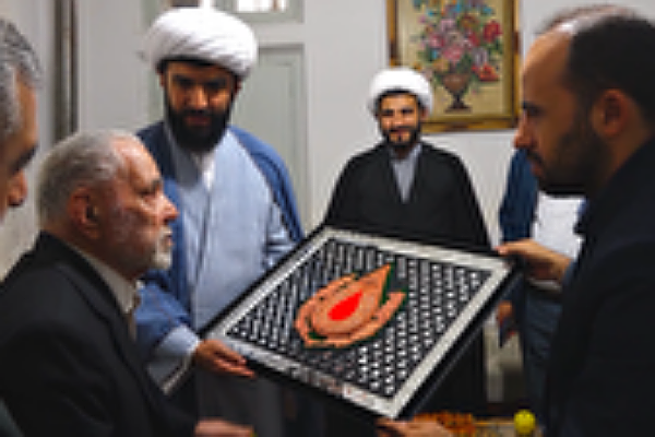 تکریم از پیرغلامان اهل بیت توسط مدیر کل تبلیغات گلستان و عوامل بنیاد دعبل خزاعی تکریم از پیرغلامان اهل بیت توسط مدیر کل تبلیغات گلستان و عوامل بنیاد دعبل خزاعی