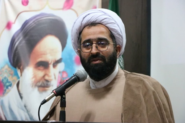حجت الاسلام دیلم رئیس مرکز بزرگ اسلامی گلستان