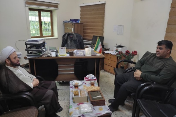 دیدار رئیس تبلیغات بخش داشلی برون با رئیس کتابخانه عمومی داشلی برون دیدار رئیس تبلیغات بخش داشلی برون با رئیس کتابخانه عمومی داشلی برون