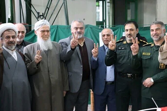 عکس | وحدت شیعه و سنی در پای صندوق‌های رأی در گنبدکاووس