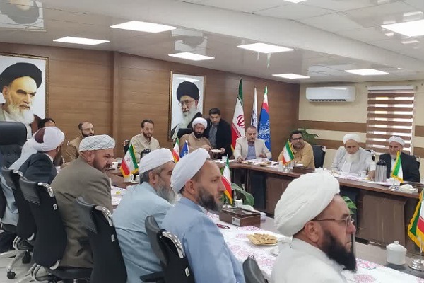 حجت الاسلام دیلم رئیس مرکز بزرگ اسلامی در بازديد از احیای خلیج گرگان