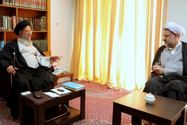 دیدار مدیر اوقاف گلستان با آیت الله نورمفیدی به مناسبت دهه وقف دیدار مدیر اوقاف گلستان با آیت الله نورمفیدی به مناسبت دهه وقف