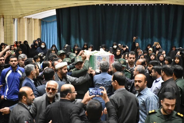 وداع با پیکر شهید مدافع امنیت ابوالفضل صادقی وداع با پیکر شهید مدافع امنیت ابوالفضل صادقی