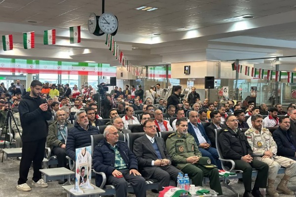 مراسم نمادین از ورود تاریخی امام ره در فرودگاه گرگان مراسم نمادین از ورود تاریخی امام ره در فرودگاه گرگان