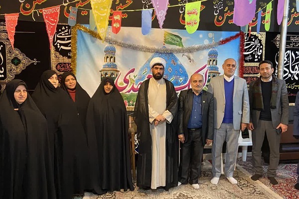نشست تبیینی زندگی با آیهها در گلستان نشست تبیینی زندگی با آیهها در گلستان