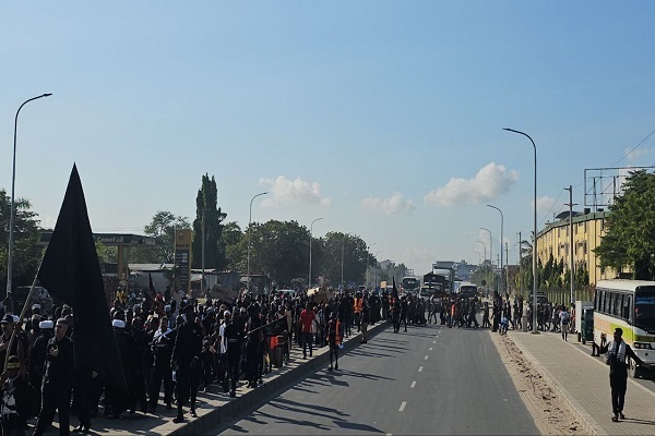 عزاداری عاشقان سرور و سالار شهیدان در تانزانیا + عکس و فیلم