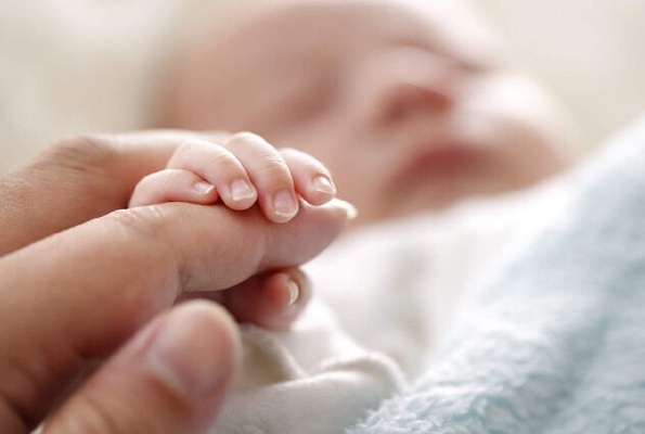 آسیب‌شناسی تجربه مادری در خانواده ایرانی