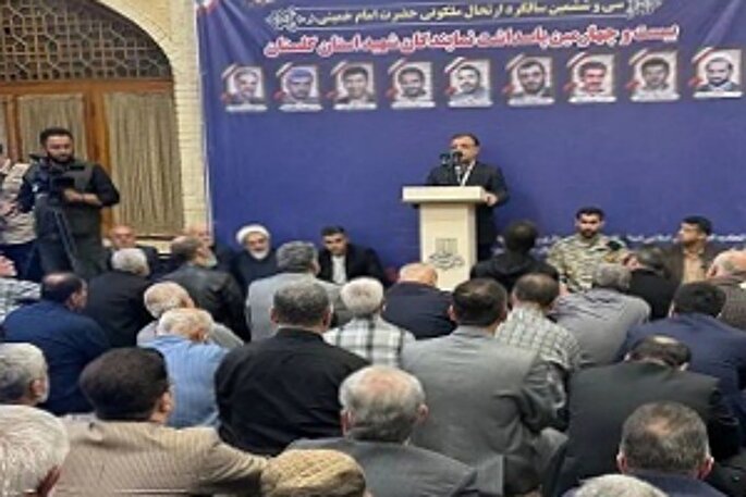 شهیدان نماد ایثار و فداکاری‌ هستند