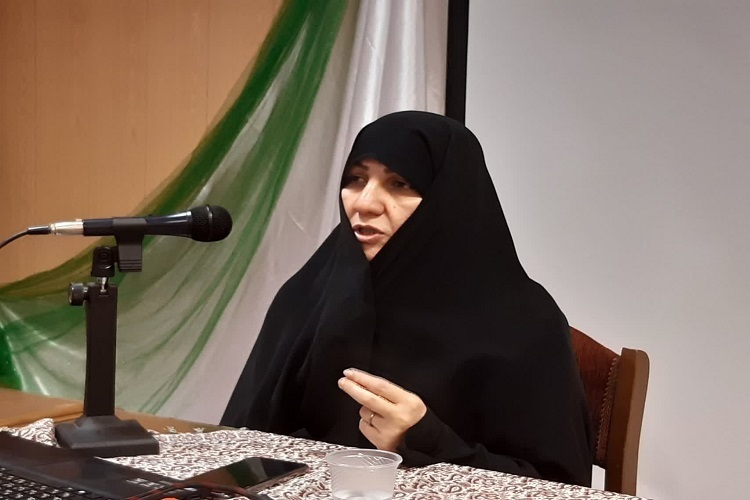 اسلام دو الگوی فمینیسم و زن سنتی را قبول ندارد