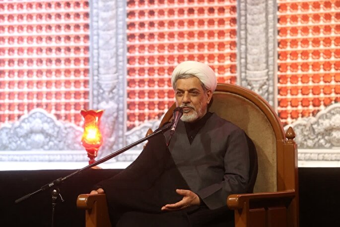 زنده نگه‌داشتن نام سیدالشهدا(ع)؛ نجات‌بخش انسان‌‌ از جهالت