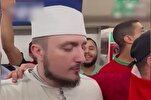 Un récitant bosniaque récite le Coran dans le métro de Doha