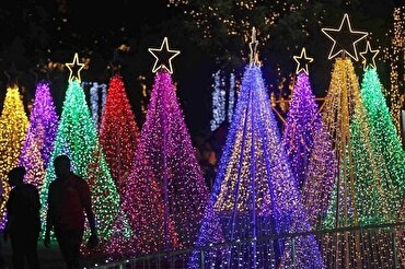 Lampu Natal di Seantero Dunia Dinyalakan