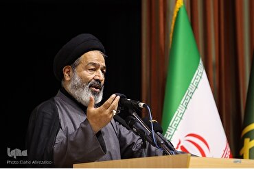 Msomi Iran asifu  msimamo wa Waislamu vita vya Israel dhidi ya Iran, atoa wito wa umoja kuelekea Arbaeen